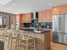 Rundle Lux Villa at Timberstone、キャンモアのコテージ