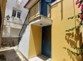 Yiasemi house