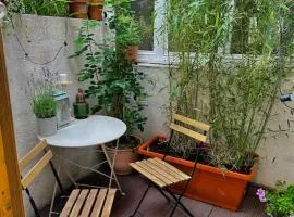 Charming studio in a courtyard in Paris
