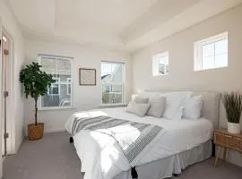 New Intown Waterfront Townhome wPool & Location