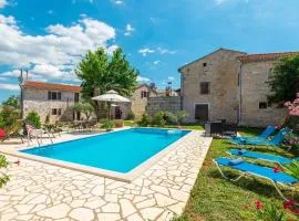 Villa Manovel