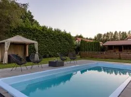 Gospodarstwo Agroturystyczne z BASENEM & SPA i Alpakami