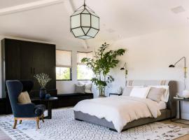 Cozy Home, Hotel in Ford Heights