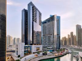 Crowne Plaza Dubai Marina by IHG, khách sạn golf ở Dubai
