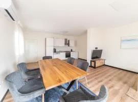 Apartment Laganini - Podstrana