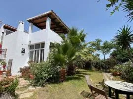 Chalet en Zahora con vistas al mar La Luna Blan