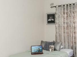 Yayae's Guest House, hotel in Victoria Falls