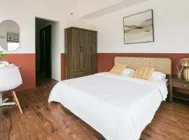 Spacious Studio in the City Soho Condominiums