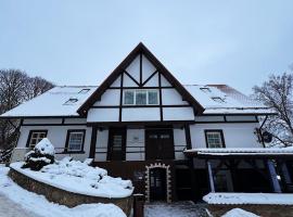 Viesu nams Pils, Hotel in Kandava