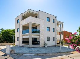 Salt Bloom Apartments Nin, готель у Ніні