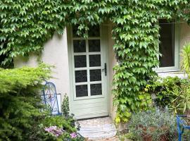 Maison de ville arbor&eacute;e avec cachet, vila di Nanterre