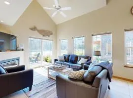 Howard's Lakehouse by the Sea