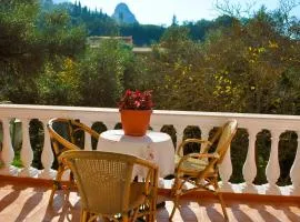 Holiday House Letta very quiet location Agios Gordios Beach