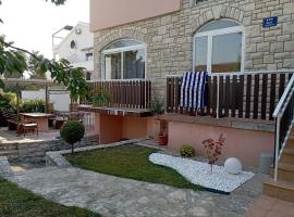 Apartman Sole, Hotel in Karigador