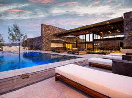 Exclusive Luxury Home with Rooftop Jacuzzi, Hotel in San Miguel de Allende