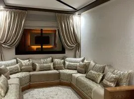 Luxury appartement with Private Parking For families only