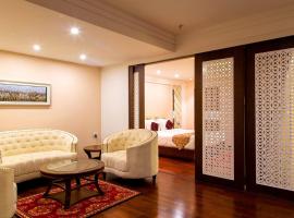 Hotel Trinity Grand, Raigarh, ξενοδοχείο σε Raigarh