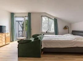 Fewo-19-Residenz-Duenenstrasse-in-Binz-Balkon-Strandnah-mit-TG-Stellplatz-1-Raum-Apartment