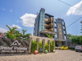Grand Valonia Hotel Cafe & Park Jember, hotell sihtkohas Jember