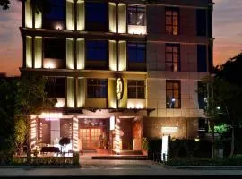 Cross Roads Inn