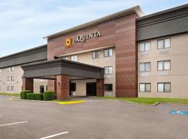 La Quinta Inn Birmingham - Inverness, three-star hotel in Birmingham