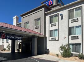 Studio 6 Suites Hesperia, CA West Main Street I 15, hotel near Southern California Logistics Airport - VCV, Hesperia