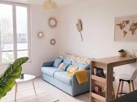 studio cosy avec vue sur la Seine