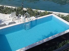 Apartment Marija, hotel em Risan