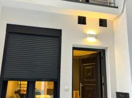 AVEROF LOfT