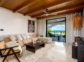 Luxury Beachfront Getaway Tankah Bay, hotel a Tulum
