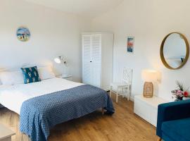 Charmante maisonnette neuve proche Thalasso，位于雷岛圣玛丽的酒店