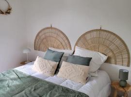 Maison proche de Honfleur, côte fleurie, Hotel in Conteville