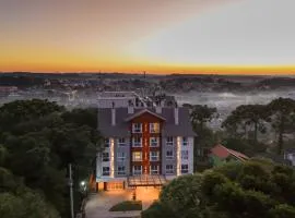 Sensacional Flat Serra Class - vista do Pôr do Sol