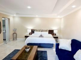 Waterfall City Guest Lodge, B&B in Sandton
