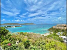 Mermaid Escape - Amazing Views!, hotel com estacionamento em East End