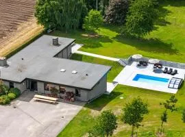 Gorgeous Home In Glesborg