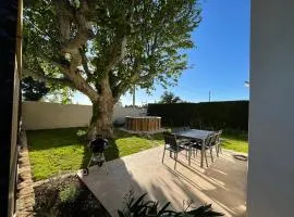 Le Platane Maison climatisée avec piscine