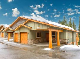 Best Ski-in out 3 Bdrm Chalet, with Hot Tub, hotel en Big White