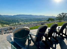 Enchanted Property near Yosemite, View, Game Room, homestay in Ahwahnee