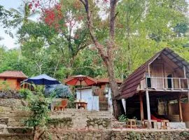 Tiu Ronton River , Bungalows Camping and Trekking