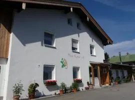 Ferienwohnungen Haus Kunterbunt