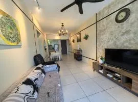 Sweet Homestay Meritus by Moowin