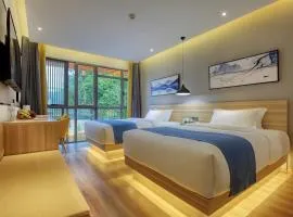 Pine House Yangshuo West Street