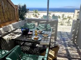 Okeanos Suite 2, Panoramic sea & garden view, hotel v destinaci Foinikiá