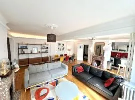Grand appartement centre Paris 8 couchages