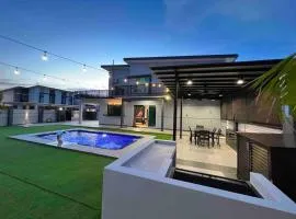 The Tropiical Private Pool by Hometel