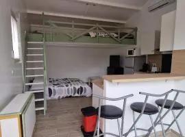 Studio moderne à Cuges-les-Pins - 27 m² avec jardin privé