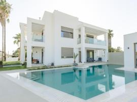 Palm View Suites, hotel near Andravida Air Base - PYR, Kourouta