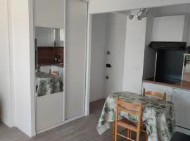 Studio Cosy vue Mer à deux pas du Port Santa Lucia - Saint Raphael