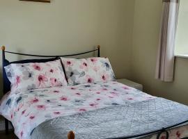 Lake lodging Dungloe 1 mile from Dungloe, 2bdrm max3 adults, hotel v destinaci Dungloe